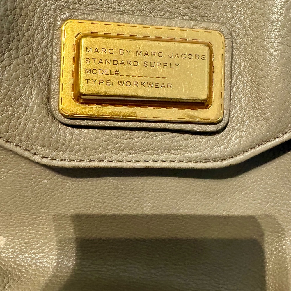 MARC BY MARC JACOB GRAY CROSSBODY - Picture 2 of 6